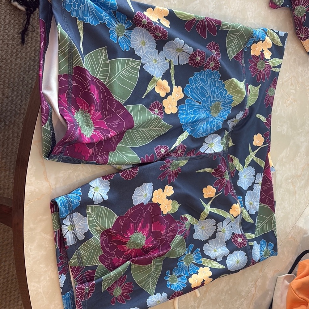 Kohl's Gray and Blue Floral Embroidered Textile